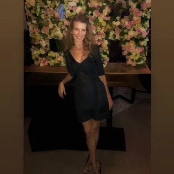 Jenni Kayne Dresses & Skirts - 🌹JENNI KAYNE chic & sophisticated bodycon dress
